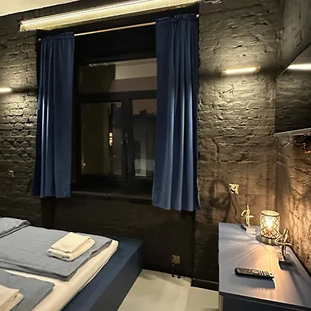 Apartment Darkhouse Caesar